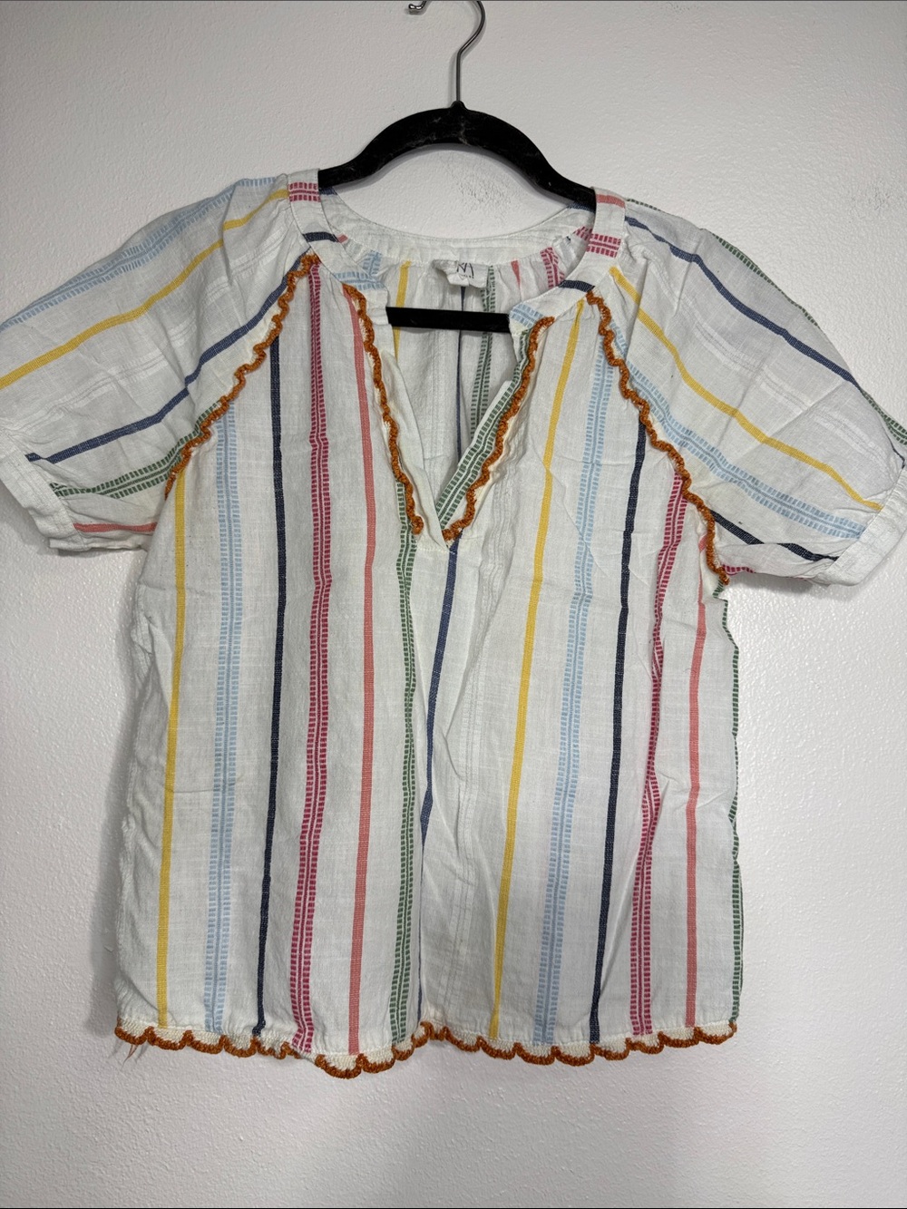 dRA Los Angeles 100% Cotton Short Sleeve colorful stripe Top. Size S